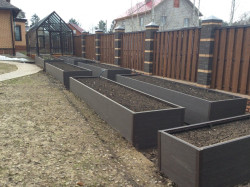 Грядки из ДПК